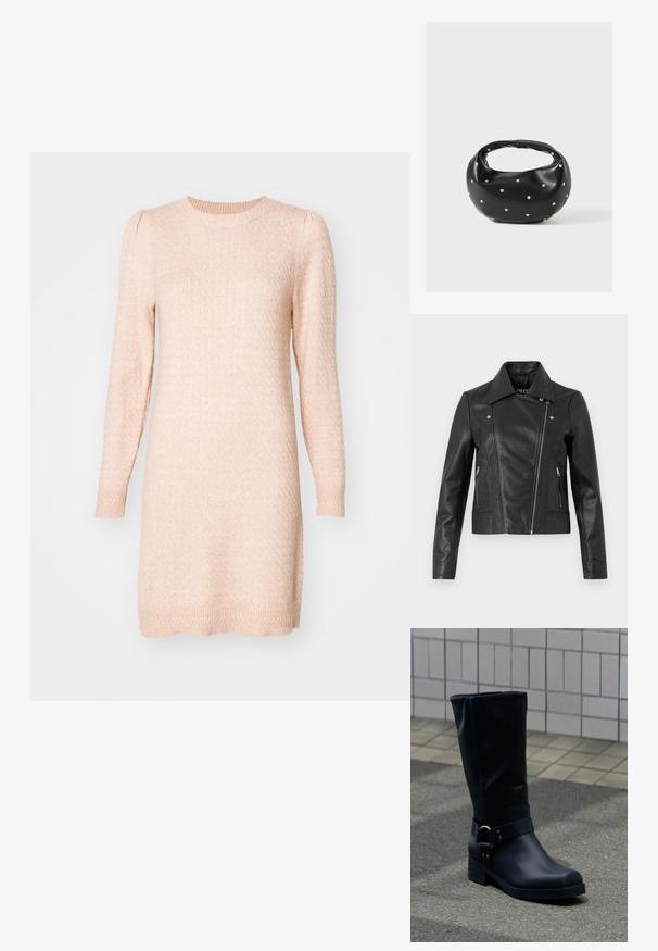 Čierna kožená cropped bunda s golierom, priliehavým strihom, švovými detailmi a zipsovými manžetami. Hladká textura, klasický motocyklový štýl.; Dlhé rukávy, šaty svetru s okrúhlym výstrihom v mäkkej svetloružovej farbe. Textúrované pletenie s jemnými vyvýšenými vzormi, priliehavé manžety a rovný strih.; Čierna kožená topánka po lýtko s nízkym blokovým podpätkom a dekoratívnym remienkom s kovovou prackou okolo členka, na dlaždenom chodníku.; Čierna kožená kabelka s zaobleným tvarom, zdobená striebornými cvočkami a krátkym rúčkou. Hladká textúra a zapínanie na zips.