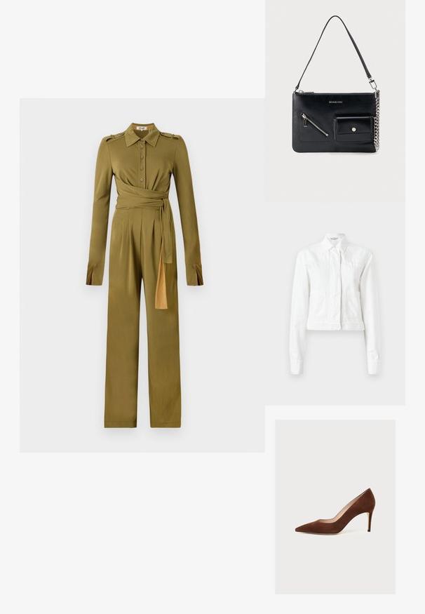 Weiße, kurz geschnittene Jacke aus Baumwolle mit langen Ärmeln, kragenförmigem Ausschnitt, zwei Fronttaschen und dezenten Nähten.; Olivgrüner Jumpsuit mit Kragen, Knopfleiste und langen Ärmeln. Mit einem taillierten Gürtel und weitem Bein. Glattes, weiches Material.; Brauner Wildleder-Pumps mit spitz zulaufender Zehenpartie und schlankem Stilettoabsatz, seitlich auf weißem Hintergrund abgebildet.; Schwarze Michael Kors Leder-Umhängetasche mit oberem Reißverschluss, diagonalem Reißverschlussfach vorne, Klappentasche mit Druckknopf und silbernem Kettendetail.