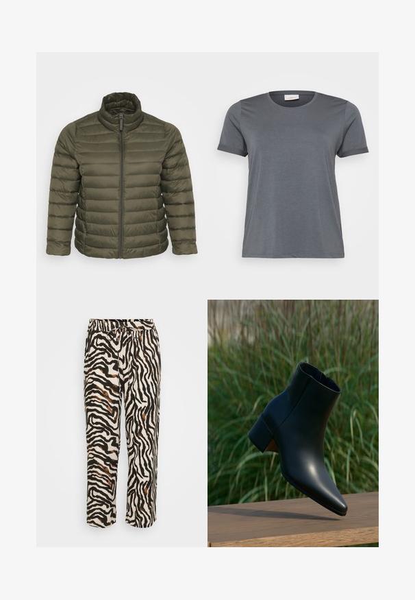 Chaqueta acolchada de color verde oliva con un cuello alto, cierre de cremallera y patrón acolchado horizontal. Textura suave con una silueta entallada.; Camiseta gris de manga corta hecha de una tela suave, con un clásico escote redondo y mangas enrolladas. Textura lisa sin patrones visibles.; Pantalones con cordón en una tela ligera, con un patrón de cebra en blanco y negro con acentos marrones. Corte relajado y largo cropped.; Botín negro de cuero con tacón bloque, punta puntiaguda, exhibido sobre superficie de madera con fondo borroso de césped verde.