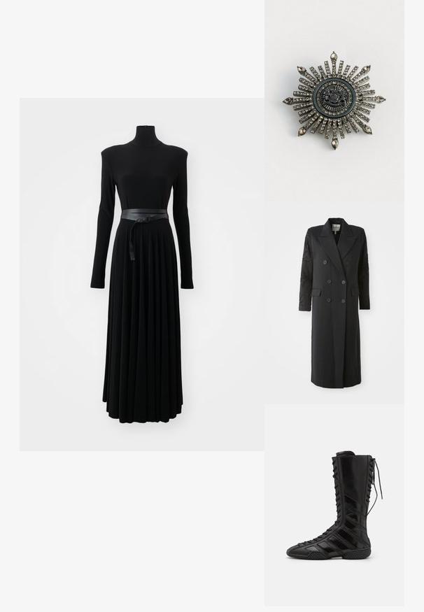 Zwarte dubbelgeknoopte jas met een scherpe kraag, zes knopen en een bewerkte detail op de mouw. Gladde stof met een op maat gemaakte vorm en lange lengte.; Norma Kamali SHOULDER PAD TURTLE FLARED DRESS TO MIDCALF - Jerseyjurk - black; Zwarte hoge laarzen van glanzend synthetisch materiaal, met een ingewikkeld vetersluiting ontwerp en diagonale streepaccenten aan de zijkanten.; Stervormige broche van zilverkleurig metaal met transparante rhinestones. Het centrale ontwerp heeft een ronde embleem met complexe details.