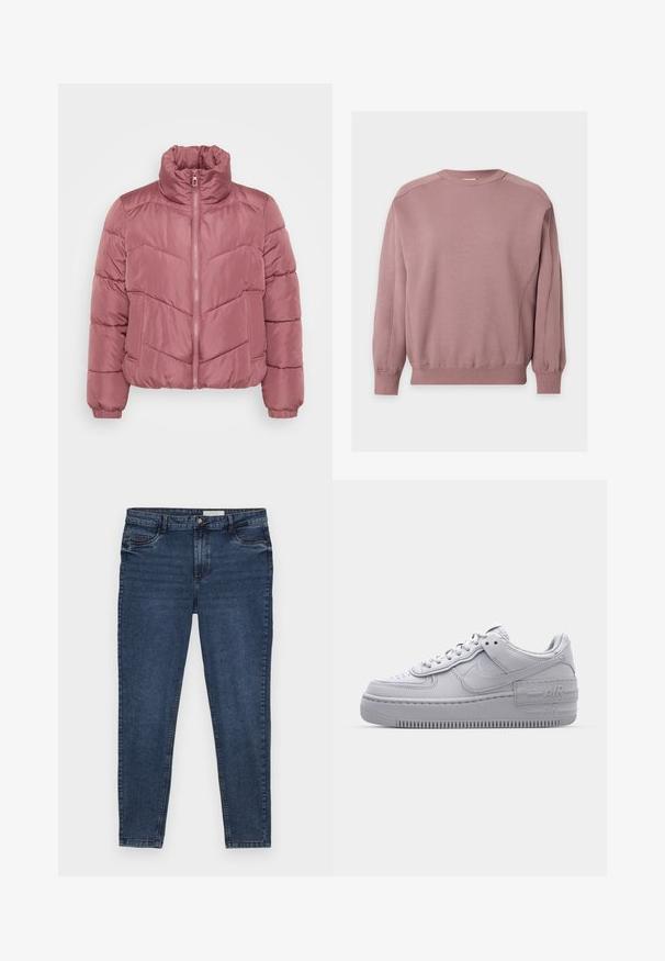 Kort pufferjakke i en blød rosafarve med høj krave, frontlynlås og kviltet chevronmønster. Elastiske manchetter og sidelommer.; Mauve langærmet crewneck sweatshirt med ribstrikkede manchetter og kant, vist fladt på en hvid baggrund.; Mørkeblå denim jeans med slim fit, fem lomme-design og guld stikninger. Har en lynlås og knap lukning. Glat tekstur.; Grå Nike Air Force 1 sneakers med perforeret tå, glat læderoverdel, tyk sål og præget 'AIR' detalje på hælen.