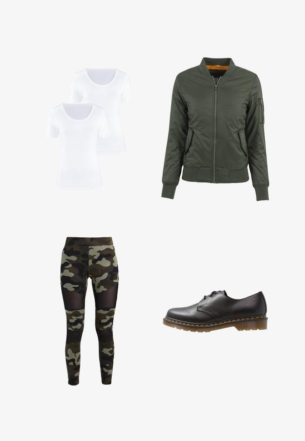 Chaqueta bomber verde con cremallera frontal, puños y dobladillo acanalados, dos bolsillos laterales y un bolsillo con cremallera en la manga. Forrada con tela naranja.; Dos camisetas blancas de manga corta con cuello redondo, hechas de suave tela de algodón, que presentan una textura lisa y un diseño limpio.; Leggings de camuflaje con un diseño ajustado, que cuentan con paneles de malla en las rodillas y las caderas. Fabricados con tejido elástico en tonos verde y negro.; Zapato de cuero negro con cordones, con punta redonda y suela gruesa y translúcida. Presenta costuras amarillas a lo largo del borde de la suela. Textura lisa.