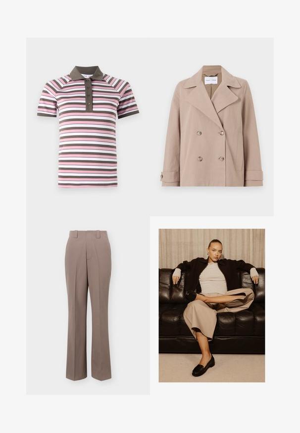 Chaqueta beige de corte cruzado hecha de una mezcla de algodón, con grandes solapas, dos bolsillos frontales y puños abotonados.; Camisa polo de manga corta con rayas horizontales rosas, blancas y marrones, cuello marrón y tapeta de botones.; Pantalones taupe de tiro alto y pierna recta, con trabillas para cinturón y detalle de pliegue frontal.; Mujer con el pelo recogido, vestida con pantalones beige, camisa blanca y chaqueta negra, sentada con las piernas cruzadas en un sofá negro de cuero.