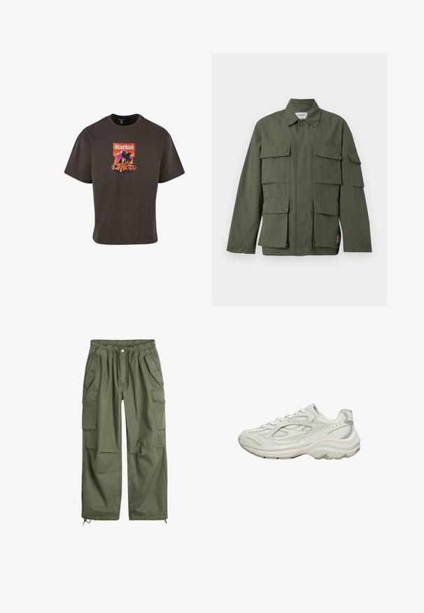 Olijfgroene jas in militaire stijl met vier klepzakken aan de voorkant, knoopmanchetten, kraag en verborgen ritssluiting aan de voorkant.; Donkerbruin katoenen T-shirt met een grafische print van een auto en het woord "Markt" in levendige kleuren, met een relaxte pasvorm en korte mouwen.; Olijfgroene cargo broek met een elastische tailleband, koord, meerdere zijzakken en taps toelopende manchetten. Gemaakt van duurzaam katoen.; Witte sneaker met een gestructureerd bovenwerk en een dikke zool. Kenmerken zijn onder andere gebogen lijnen, subtiele grijze accenten en een veterontwerp.