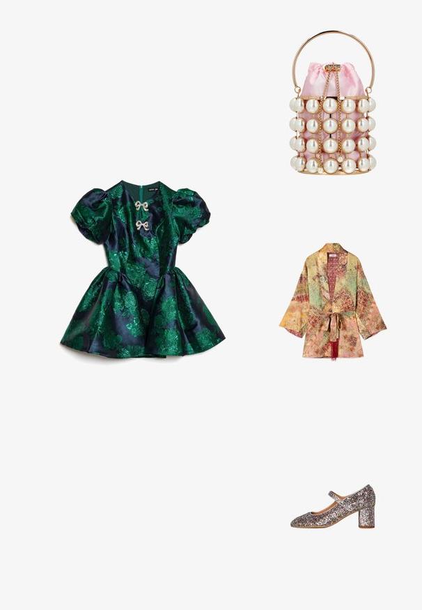 Veste kimono légère avec motifs patchwork vintage multicolores, manches larges et ceinture assortie en tissu avec pompons rouges.; Robe verte à motif floral en satin, avec manches courtes bouffantes, corsage ajusté et jupe évasée avec fermeture éclair au dos. Détails de nœuds argentés.; Chaussure Mary Jane scintillante avec un dessus texturé pailleté, des accents argentés et un talon épais, dotée d'un bout rond et d'une sangle ajustable.; Petit sac seau rose en satin avec cadre doré, grosses fausses perles, cordon de serrage en chaîne dorée et une poignée ronde dorée.
