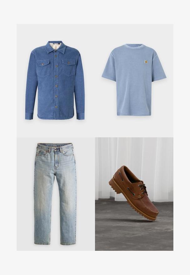Blaues Cordhemd mit Knopfleiste, zwei Brusttaschen und einem weichen Innenfutter. Verfügt über einen Kragen und lange Ärmel mit Knopfmanschetten.; Hellblaues T-Shirt mit kurzen Ärmeln, strukturiertem Rippenmuster und aufgesticktem Logopatch auf der linken Brust. Rundhalsausschnitt.; Helle blaue Jeans mit hoher Taille, Frontknopf, Reißverschluss und fünf Taschen-Design, flach auf einem neutralen Hintergrund ausgelegt.; Brauner Leder-Bootsschuh mit schwarzen Schnürsenkeln, beigen Nähten und einer robusten Sohle, schwebt über einem grauen Betonboden.