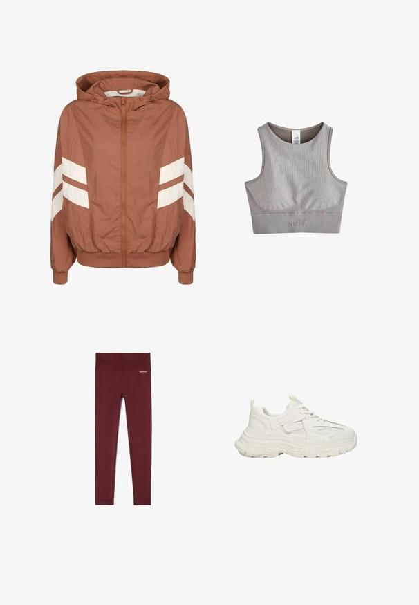 Braune Kapuzenjacke mit weißen diagonalen Streifen an den Ärmeln, durchgehendem Reißverschluss, elastischen Bündchen und Saum; aus leichtem Stoff mit strukturiertem Finish gefertigt.; Grauer, gerippter Sport-BH mit rundem Ausschnitt, breiten Trägern und dezentem Logodetail am unteren Rand. Weiches, nahtloses Material.; Bordeauxfarbene gerippte Leggings mit breitem Bund, aus strukturiertem Stoff und einem kleinen Markenlogo an der Hüfte für zusätzliche Details.; Klüpfige weiße Sneakers mit Obermaterial aus strukturiertem Gewebe und Netzdetails, dicker Gummisohle, runder Zehenpartie und dekorativen Akzenten an den Seiten.
