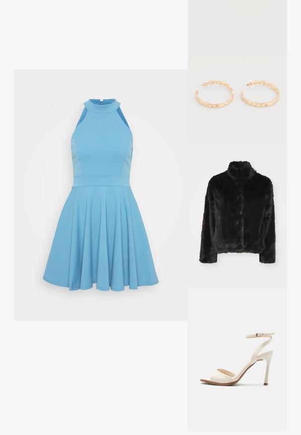 Vero Moda VMMONROE SHORT JACKET - Vinterjakker - black; Lysblå, ærmeløs kjole med høj hals, tætsiddende bodice og udvidet nederdel. Fremstillet af glat stof med plisseret design.; Beige højhælede sandal med tynd ankelrem og guldlås, åben tå og tynd stiletthæl på hvid baggrund.; Øreringe i guldfarvet metal med uregelmæssigt bølgedesign og indlejrede klare krystaldetaljer, sikret med plastikbagside.