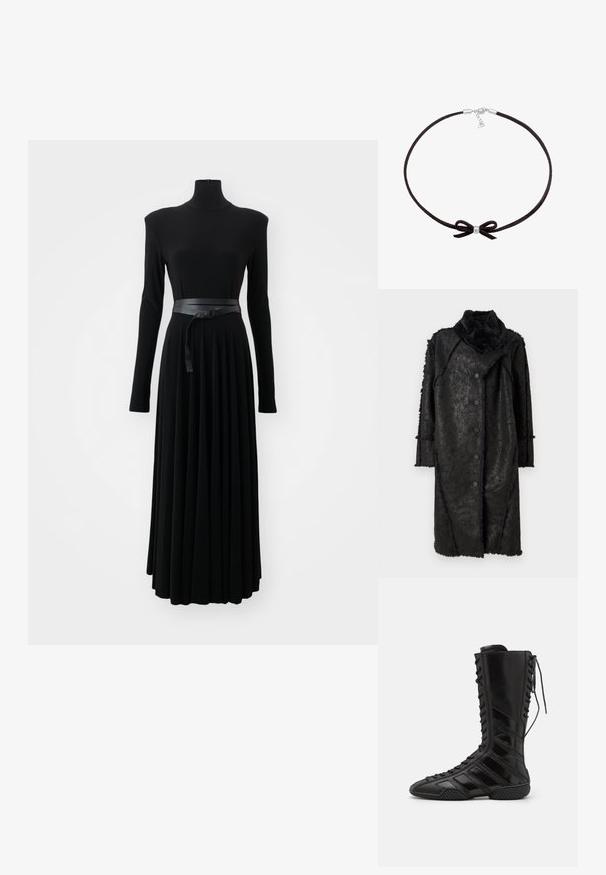 Schwarzer Mantel aus strapazierfähigem Material mit plüschigem Kragen, langen Ärmeln und fünf vorderen Knöpfen. Besitzt fransige Kanten und ein eckiges Design.; Norma Kamali SHOULDER PAD TURTLE FLARED DRESS TO MIDCALF - Jerseykleid - black; Schwarze High-Top-Stiefel aus glänzendem synthetischem Material, mit einem aufwändigen Schnürdesign und diagonalen Streifenakzenten an den Seiten.; Schwarzer Wildleder-Choker mit einer kleinen zentralen Silberperle und einem Schleifendetail, ausgestattet mit einem einfachen Verschluss und einer verstellbaren Kette.
