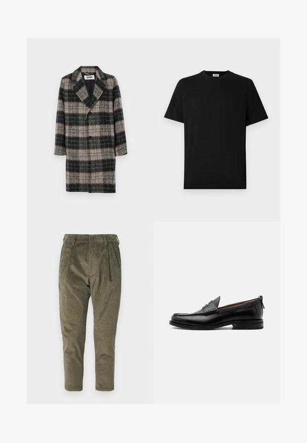 Uldternet frakke med et grå, grøn og sort mønster, med klapkrave, enkelt knaplukning og sidelommer.; Simpel sort kortærmet T-shirt med rund hals, præsenteret fladt mod en hvid baggrund, med et lille mærke syet ind i kraven.; Olivengrønne fløjlsbukser med afslappet pasform, der har folder, elastisk talje og tapered ben. Struktureret stof med lodrette ribber.; Sort læder herre loafer med moc-tå syning, penny strop, struktureret krave og lav stablet hæl på hvid baggrund.