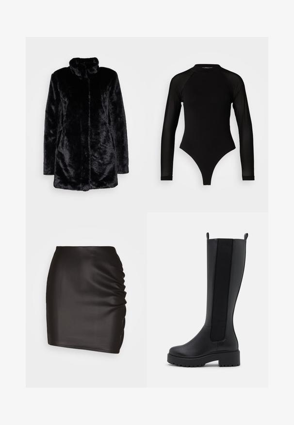 Sorte imiteret pelsfrakke med høj krave, blød tekstur, lange ærmer og åben frontdesign. Ingen synlige lukninger.; Sort langermet bodysuit med høj hals, fremstillet af solidt stof på torsoen og gennemsigtigt mesh på ærmerne, designet i en tætsiddende form.; Sort mini skirt lavet af glat syntetisk materiale, med rynket detaljer på den ene side og en tætsiddende silhuet.; Sorte knæhøje støvler med en glat læderoverflade, elastiske sidepaneler og en kraftig struktureret sål for godt greb.