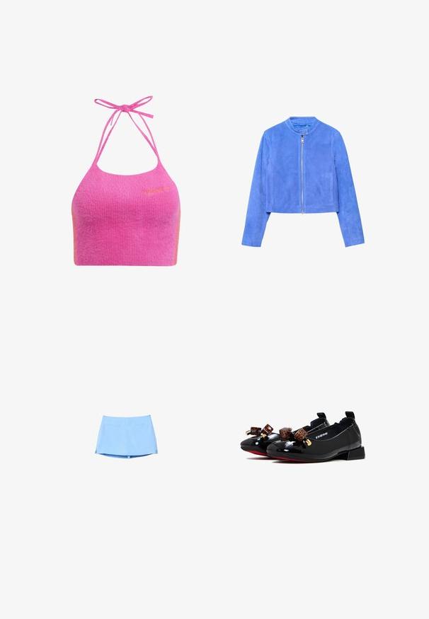 Koboltblå cropped jakke i ruskind med lange ærmer, rund hals, sølv lynlås foran og lukning med trykknapper.; Lyserød cropped halterneck top i blød, ribbet tekstur med spaghetti-stropper og en orange accent. Har brandlogoet broderet på fronten.; Lyseblå women's skort med to forlommer og små sideslids, lagt fladt ud på en hvid baggrund.; Sorte laklædersko med lav hæl og rund tå. Har to brune mønstrede sløjfer med guldaccenter på overdelen. Rød sål.