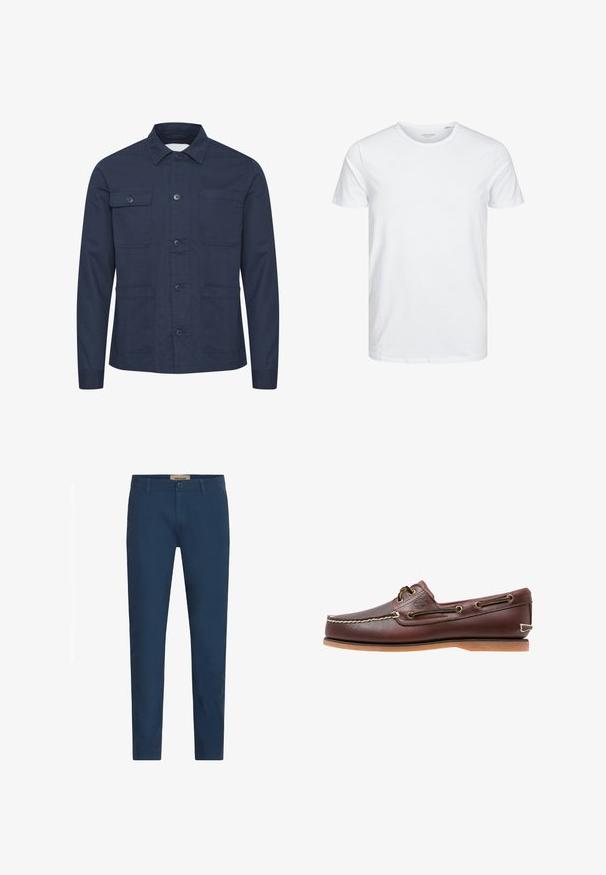 Chaqueta de botón color azul marino hecha de tela suave, con dos bolsillos en el pecho y dos bolsillos frontales. Diseño minimalista con cuello.; Camiseta de manga corta y cuello redondo en blanco sólido, fabricada en algodón suave, presenta un diseño simple sin patrones ni acentos visibles.; Pantalones de hombre con corte ajustado en azul marino, con pasadores para cinturón, cierre frontal de botón y bolsillos laterales, presentados sobre un fondo blanco.; Zapato náutico de cuero marrón con costuras blancas, detalles de cordones y suela de goma color coñac, mostrado de lado sobre un fondo blanco.
