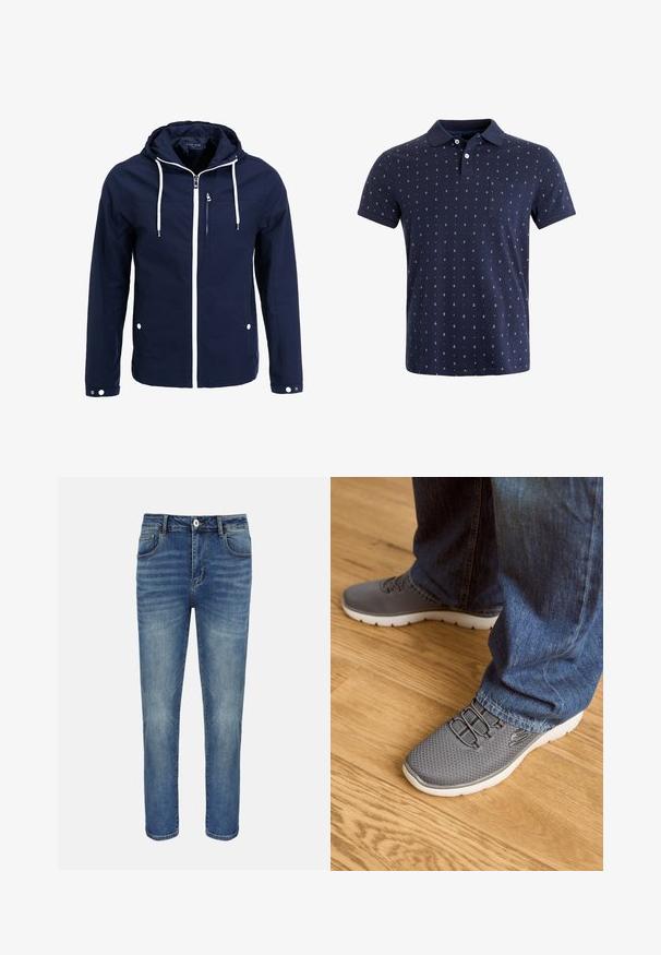 Marineblå vandtæt jakke med hætte, hvide lynlåse og snørehuller. Har en frontlomme med lynlås og to sidelommer med trykknapper. Glat tekstur.; Mørkeblå polo t-shirt lavet af bomuld, med lige snit, korte ærmer, krave, lomme og et lille anker mønster over hele. ; Blå straight-leg cowboybukser med forreste knap og lynlås, bæltestropper samt for- og baglommer.; Grå løbesko med mesh-overdel, hvid sål og elastiske snørebånd. Parret med blå denimjeans, på et trægulv.