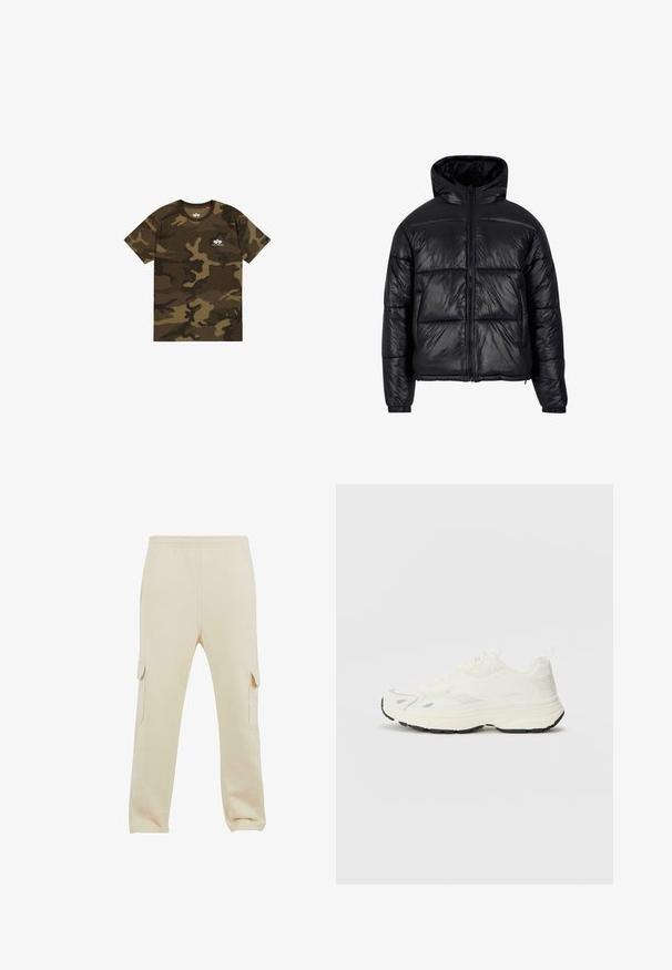 Sort pufferjakke med en blank finish, der har hætte, lynlås, elastiske manchetter og kviltede paneler til isolering.; Camo t-shirt i olivengrøn, brun og sort, korte ærmer, rund halsudskæring, med et lille hvidt logo på brystet. Blødt bomuldsstof.; Lyse beige cargo bukser lavet af blød stof, med elastisk talje og sidelommer med klaplukninger, lige ben design.; Maison Kitsuné SORA RUNNERS - Sneakers - white