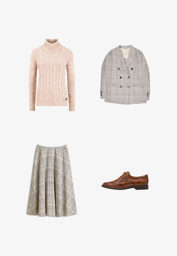 Dubbelbreasted blazer met beige, bruin en blauw ruitpatroon, met inkepingen in de revers, voorzakken en zes donkere knopen op de voorkant en manchetten.; Gebreide coltrui in zacht perzik met een gestructureerd kabelpatroon, lange mouwen en een geweven merklabel aan de zoom.; Beige A-lijn rok met een getextureerd ruitjespatroon in zwart, bruin en lichtblauwe lijnen, met een klein geborduurd logo nabij de tailleband.; Bruine leren brogue oxford schoen met wingtip-details, perforaties, veters en lage gestapelde hak op een witte achtergrond.