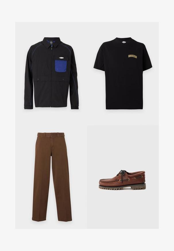 Sort jakke med en blå netlomme på brystet, kontrastfarvet blå syning og trykknapper. Designet med en frontlynlås og lange ærmer.; Sort T-shirt med korte ærmer og rund halsudskæring med lille gult "Dickies"-logo på venstre bryst.; Brun bukser med lige ben, knappelukning og lynlås, bæltestropper og sidelommer, vist mod en lys baggrund.; Brune læder bådsko med struktureret overdel, sorte snørebånd og gyldne øjer. Har en holdbar, rillede gummisål.