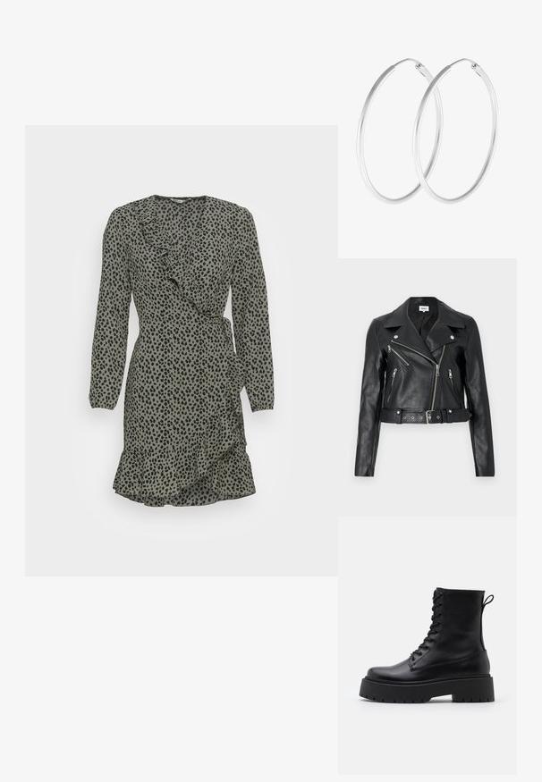 Zwarte leren cropped bikerjack met zilverkleurige ritsen, brede revers en een tailleband met ceintuur. Getextureerde afwerking met vier zakken met rits.; ONLY ONLCARLY L/S SHORT NOOS WVN - Jurk - granite green; Zwarte leren enkelboots met een ronde neus, vetersluiting aan de voorkant en een dikke rubberen zool met een gestructureerd profiel. Trekbandje aan de achterkant.; Zilverkleurige oorringen met een gladde, ronde vorm en een gepolijste afwerking. Beide oorbellen zijn van dezelfde grootte en hebben een veilige sluitmechanisme.
