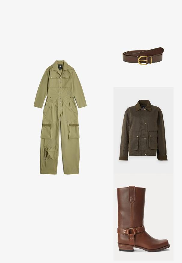 Dunkelolivgrüne Jacke mit Cordkragen und -manschetten, vorderen Druckknöpfen und zwei großen Klappentaschen.; Olivgrüner Overall mit langen Ärmeln, Kragen, Knopfleiste vorne, Brusttaschen, großen Cargotaschen an den Beinen und Kordelzug-Detail an der Tasche.; Brauner Lederstiefel bis zur Mitte der Wade mit niedrigem Holzabsatz, runder Spitze und dekorativem Riemen mit Metallnieten rund um den Knöchel.; Dunkelbrauner Ledergürtel, zusammengerollt, mit goldfarbener Metallschnalle und passender Metallschlaufe auf weißem Hintergrund.