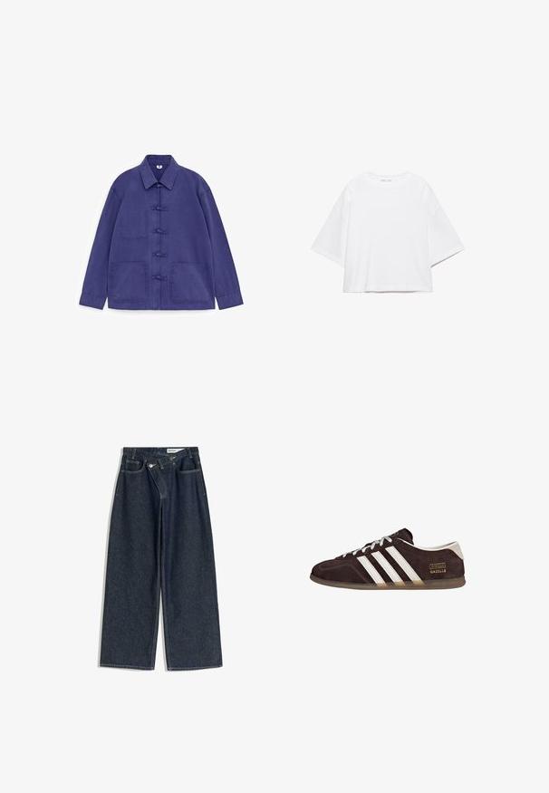 Veste indigo à manches longues pour homme, avec col, trois fermetures à boutons à l'avant, deux poches plaquées inférieures et une poche poitrine supérieure gauche.; T-shirt blanc à manches courtes, coupe carrée, en coton doux. Présente un col rond et des manches larges, avec un design épuré et simple.; Pantalon en denim foncé à jambes larges avec une taille haute, doté de coutures contrastantes, de poches avant et d'une fermeture éclair sur le devant.; Baskets en suède marron avec trois bandes blanches, semelle en caoutchouc, et étiquette avec le texte "Gazelle" en or. Fermeture à lacets avec lacets gris.