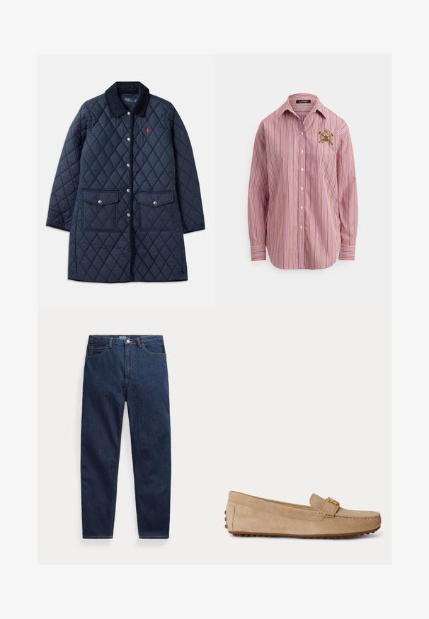 Abrigo acolchado de color navy con patrón de diamantes, cuello de pana, botones a presión, dos bolsillos frontales y un pequeño logo rojo en el lado izquierdo del pecho.; Camisa de botones a rayas en algodón rojo, blanco y azul. Presenta un cuello clásico y un emblema bordado en el pecho. Mangas largas.; Vaqueros de mezclilla azul oscuro con cinco bolsillos, cierre de botón y corte recto, colocados planos sobre un fondo blanco.; Mocasín beige de ante sin cordones con detalles de costuras, una hebilla metálica dorada en la parte superior y una suela de goma con tacos antideslizantes.
