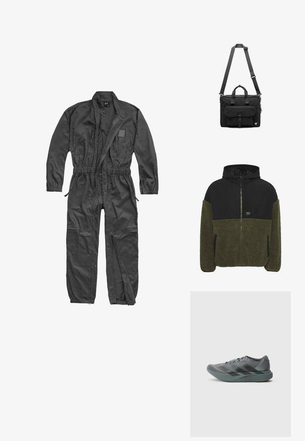Veste à capuche avec le haut noir et le bas en polaire vert olive. Fermeture éclair, deux poches latérales et une étiquette de marque sur la poitrine.; Combinaison noire à manches longues avec fermeture éclair frontale, taille et poignets élastiques, plusieurs poches zippées et col montant avec bouton-pression.; Chaussures de sport gris et bleu sarcelle, dotées d'un design élégant, d'une tige en tissu texturé, de trois bandes noires et d'une semelle plateforme rembourrée.; Sac messager noir avec un compartiment principal zippé, une poche à rabat à l'avant avec boucle, des sangles en tissu et des poignées de transport double.