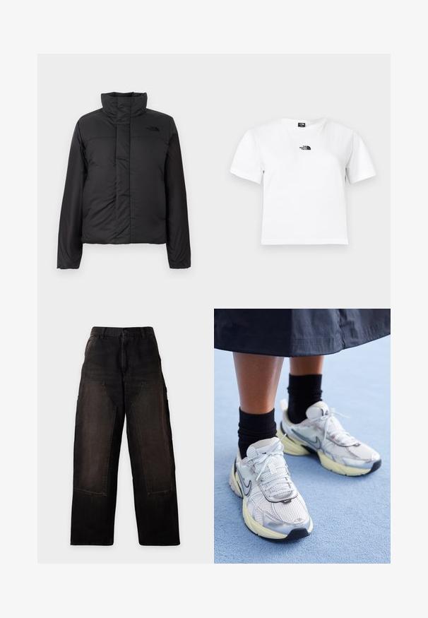 Schwarze, isolierte Daunenjacke mit hohem Kragen, frontalem Reißverschluss und einem Logo auf der Brust. Glatte, matte Oberfläche mit boxy Form.; Weißes Baumwoll-T-Shirt mit kurzen Ärmeln, einem Rundhalsausschnitt und einem schwarzen The North Face-Logo auf der Brust. Einfaches, schmuckloses Design.; Schwarze, weit geschnittene Hose mit hoher Taille und großen aufgesetzten Vordertaschen, flach auf weißem Hintergrund dargestellt.; Weiße und silberne Nike-Sneaker aus Mesh-Gewebe, mit reflektierenden Akzenten und einer beigen Sohle. Getragen mit schwarzen Socken und stehend auf einer blauen Fläche.