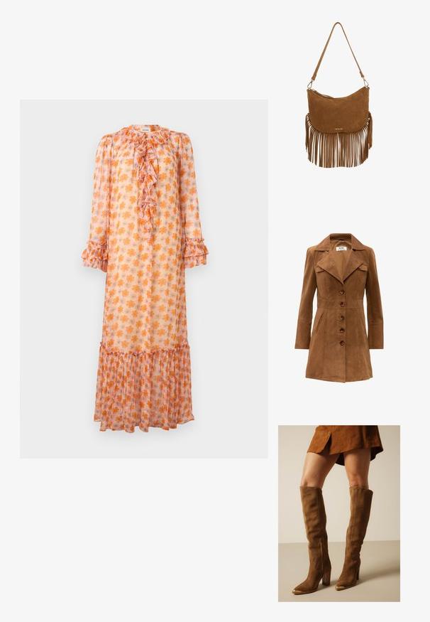 Brauner Wildledermantel mit einem Reverskragen, vorderen Knöpfen und zwei Seitentaschen. Verfügt über eine taillierte Passform und lange Ärmel.; Langes, transparentes Pfirsichkleid mit orangefarbenem Blumenmuster, gerüschter Vorderseite und Manschetten sowie einem gerafften Saum.; Braune kniehohe Wildlederstiefel mit hohen Holzabsätzen und goldenen Metallspitzen, getragen zu einem braunen Rock auf neutralem Hintergrund.; Braune Wildleder-Schultertasche mit Fransen-Detail am unteren Rand, geschwungener Form, goldenem Logo auf der Vorderseite und einem verstellbaren Riemen.
