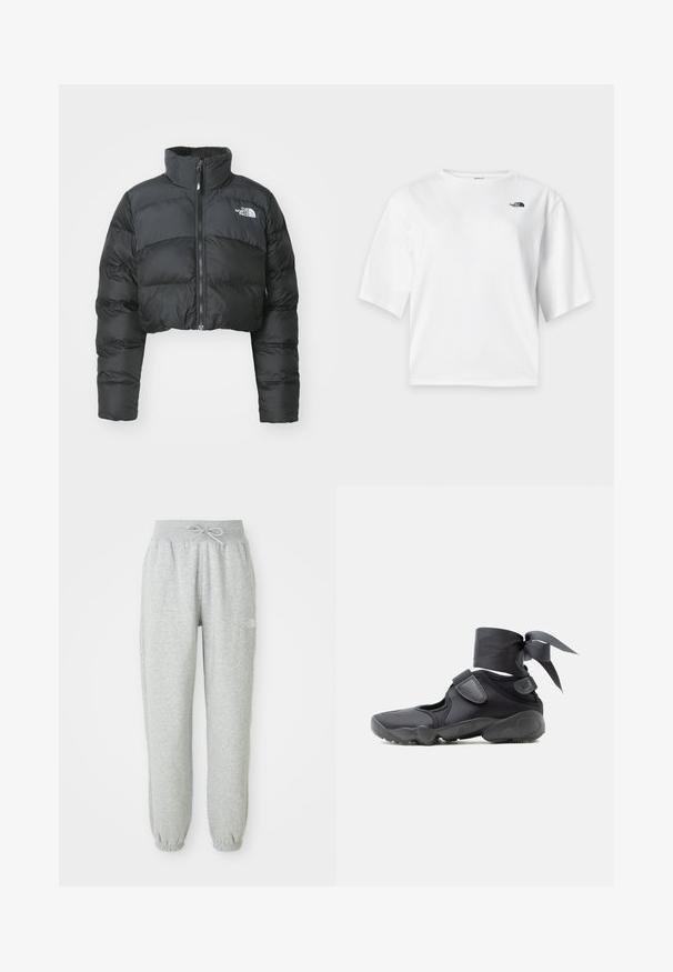 Korte zwarte pufferjack met een hoge kraag en een ritssluiting aan de voorkant. Beschikt over horizontaal gestikte panelen en een klein logo op de borst.; Wit T-shirt met korte mouwen en ronde hals met het zwarte The North Face-logo op de linkerborst.; Grijze sweatpants met een elastische tailleband en trekkoord. De stof is zacht, met elastische boorden bij de enkels en een logodetail.; Zwarte sportieve schoen met uitsparingen, klittenbandsluitingen en een enkellint dat in een strik is vastgemaakt, zijaanzicht op een witte achtergrond.