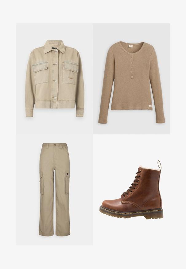 Beige denimjack met een kraag, lange mouwen, knoopsluiting en twee borstzakken. Kenmerkt zich door contrasterende stiksels en subtiele logo borduring.; Beige henleyshirt met lange mouwen en wafelstructuur, ronde hals en knoopsluiting met vijf knopen, plat weergegeven tegen een witte achtergrond.; Beige cargobroek gemaakt van duurzame stof, met een relaxte pasvorm, meerdere zijzakken en een elastische tailleband met knoopsluiting.; Bruine leren enkellaars met bontvoering, ronde neus, vetersluiting aan de voorkant en gele stiksels langs de zool. Stevige rubberen loopzool voor grip.
