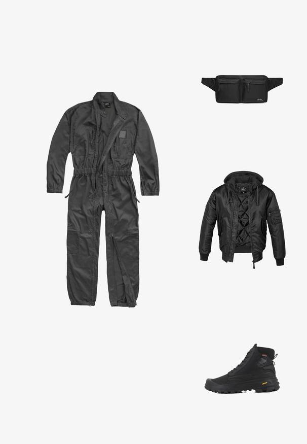 Veste bomber noire avec capuche, en nylon brillant, dotée d'une doublure matelassée, de poignets côtelés et d'une poche zippée sur la manche.; Combinaison noire à manches longues avec fermeture éclair frontale, taille et poignets élastiques, plusieurs poches zippées et col montant avec bouton-pression.; Baskets montantes noires avec une surface texturée, dotées d'un design imperméable, d'un système de laçage et d'une semelle en caoutchouc proéminente avec la marque Vibram.; Sac de taille noir en tissu durable avec deux poches zippées, une sangle ajustable et un détail de logo à l'avant.