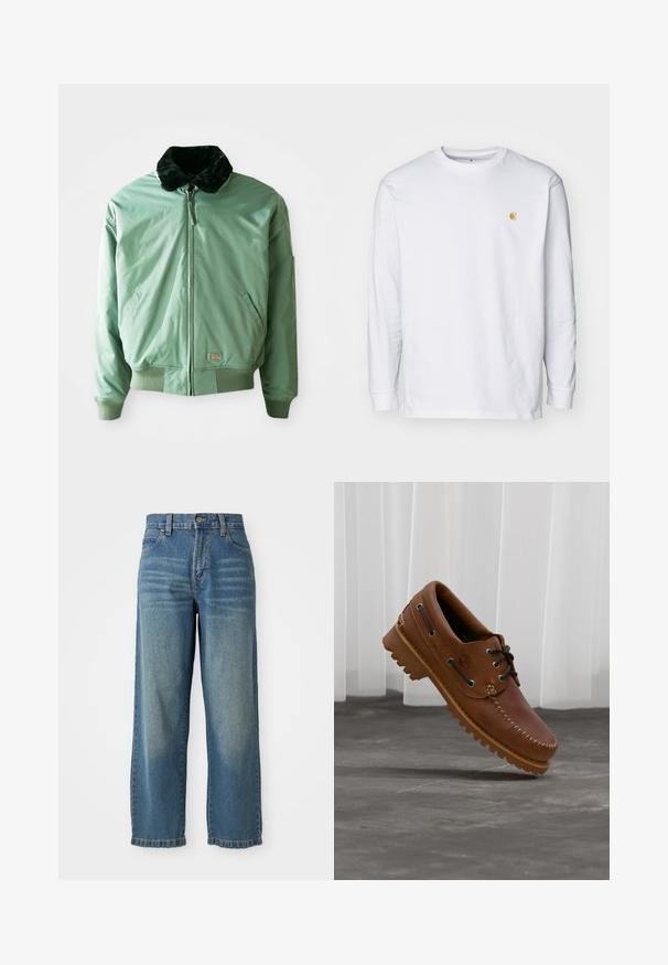 Groene bomberjack met een zwart nepmoffelkragen, ritssluiting, geribde manchetten en tailleband, en zijzakken. Glad, glanzend materiaal.; Witte lange mouwen t-shirt van katoen. Voorzien van een klein gouden logo op de borst en een ronde hals. Eenvoudig ontwerp en standaard pasvorm.; Lichtblauwe denim wijde broek met een hoge taille, vijf zakken en een licht vervaagde afwerking. Voorzien van een knoop- en ritsclosure.; Bruine leren bootschoen met zwarte veters, beige stiksel en een robuuste zool, zwevend boven een grijze betonnen vloer.