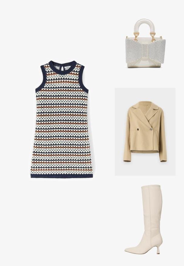 Beige cropped jakke lavet af blødt stof, med spidse krave, dobbelt knaplukning og to frontlommer.; Ærmeløs strikket kjole med vandrette striber i marineblå, hvid og brun, med rund halsudskæring og nøglehuls-knaplukning bagpå.; Flødefarvet knæhøj læderstøvle med spids tå og slank mellemhøj hæl, set fra siden mod en ensartet baggrund.; Lille hvid håndtaske med polstret håndtag og stor forreste sløjfe prydet med sølvperler og guldfarvede metaldetaljer.