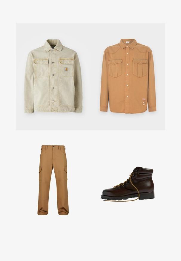 Beige Denimjacke mit Knopfverschluss, zwei Brusttaschen, dezenten Nähten und einem kleinen Logo-Patch auf der linken Tasche.; Braunes Denim-Hemd mit zwei Brusttaschen, spitzem Kragen, durchgehender Knopfleiste und kontrastierenden Nähten. Mit Logo-Patch und Schlaufen-Detail.; Braune Cargo-Hosen aus strapazierfähigem Material, mit mehreren Taschen, lockerer Passform und verstärkten Nähdetails.; Brauner Leder-Wanderschuh mit abgerundetem Zeh, strukturierten Oberflächen, gelben Schnürsenkeln und Metallösen. Enthält eine robuste schwarze Gummisohle.