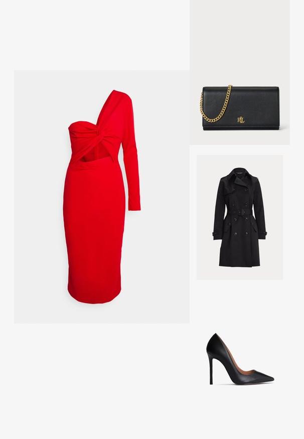 Zwarte dubbelgeknoopte trenchcoat met riem, schouderepauletten, klepzakken met knopen en manchetbandjes, getoond tegen een effen achtergrond.; WAL G. LACEY MIDI DRESS - Cocktailjurk - red; Zwarte leren hoge hakken met een spitse neus en een gladde textuur. Beschikt over een slanke stiletto hak en een verhoogd boogontwerp.; Zwarte leren portemonnee met een gouden chain strap, voorzien van een gouden logo aan de voorkant. Minimalistisch ontwerp met een gladde textuur en een slanke vorm.