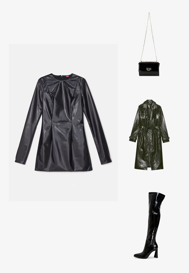 Lange groene neplederen trenchcoat met een krokodillenstructuur, een ceintuur in de taille, brede revers en opgerolde mouwen. Stijlvol design met glanzende afwerking.; 032c TRAPEZE TOO TIGHT MINI DRESS - Cocktailjurk - black luster; Zwarte laarzen van lakleer die tot over de knie reiken, met een puntige neus, een blokhak en een glad, glanzend oppervlak. Zonder zichtbare hardware.; Zwarte gepatineerde leren handtas met een gouden schouderband, rechthoekige vorm, voorzien van een flapsluiting aan de voorkant en een metallic logo accent.