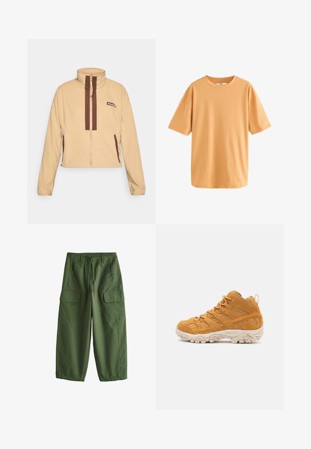 Beige fleece jack met hoge kraag, voorzien van bruine verticale strepen en een ritssluiting, afgewerkt met zijzakken en een logopatch.; T-shirt met korte mouwen en ronde hals van zacht, lichtoranje katoen. Losse pasvorm met een gladde textuur en zonder zichtbare patronen of versieringen.; Olijfgroene cargobroek met een trekkoord in de taille, riemlussen, zijzakken met klep en wijde pijpen.; Hoge wandelschoen in mosterdgeel suede, met textuur overlays, een verstevigde neuskap en een crème-kleurige rubberen outsole.