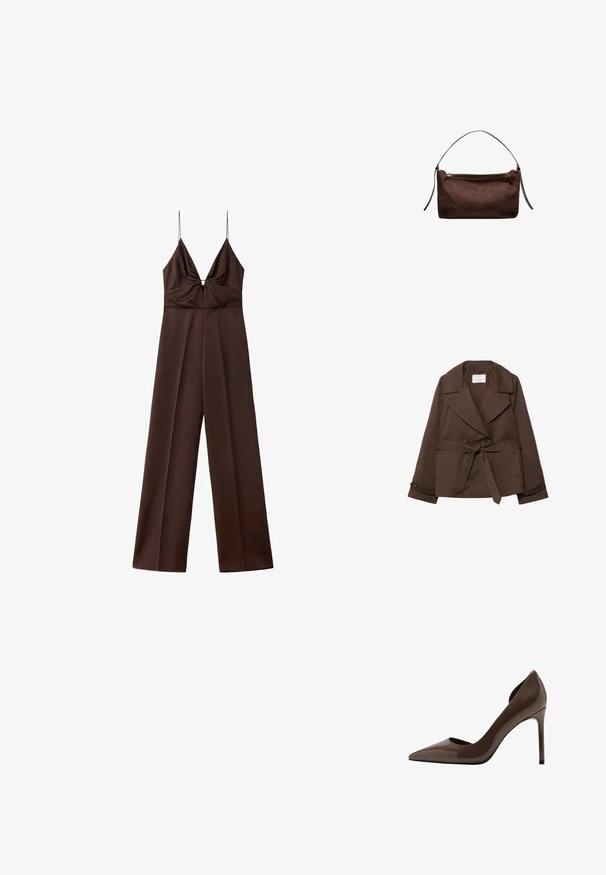 Veste en mélange de coton marron avec une double boutonnage à l'avant, des revers larges, des poches latérales et une ceinture à nouer. Texture lisse et coupe ajustée.; Combinaison marron foncé à jambes larges avec fines bretelles spaghetti et un décolleté en V profond avec un détail froncé à la poitrine.; Escarpin à talon aiguille en cuir verni marron, avec bout pointu et côtés ajourés, présentant une finition brillante et un talon haut et fin.; Sac d'épaule en tissu brun texturé avec une sangle fine et une fermeture éclair supérieure, sur fond blanc uni.