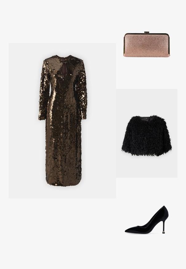 Sort faux fur cropped jakke med en tekstureret, fluffy overflade, rund halsudskæring og ingen synlige lukninger. Foret inderside synlig ved halsen.; Lang glitrende kjole i mørkebrun med høj hals og lange ærmer, med en nøglehuludskæring foran og en tætsiddende silhuet.; Sort lakeret læder højhælet pumpe med spids snude og slank stiletthæl, med metallisk spids ved hælbasen, på hvid baggrund.; Rektangulær clutchpung i rosaguld med glitrende rhinsten og en metallisk rammespænde øverst, sat mod en hvid baggrund.