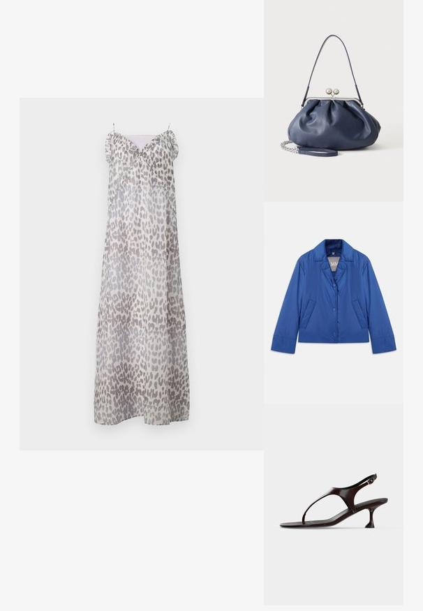 Blauwe gewatteerde jas met een kraag, sluiting met knopen aan de voorkant en twee zijzakken. Heeft een gladde textuur en een cropped ontwerp.; Baum und Pferdgarten ALVINE - Maxi-jurk - grey; Donkerbruine lakleren slingbacksandaal met kittenheel en teenbandje op witte achtergrond.; Zachte navyblauwe leren handtas met zilveren sluiting, enkele schouderband en afneembare ketting polsband op witte achtergrond.