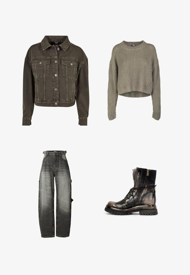 Forkortet denimjakke i mørkegrå med to brystlommer, sølvfarvede knapdetaljer og klassisk krave. Blødt, tekstureret stof.; Olivengrøn, kort striktrøje med et tekstureret mønster, rund hals og lange ærmer. Tykt ribkant ved kanten og ærmerne.; Sorte jeans med vide ben, høj talje, forlommer og bæltestropper, med en lomme detalje på højre ben.; Sort og brun læder kampstøvle med sidelukning med lynlås, snørebånd, robust sål og en spænde strop på bagsiden, vist fra højre side.