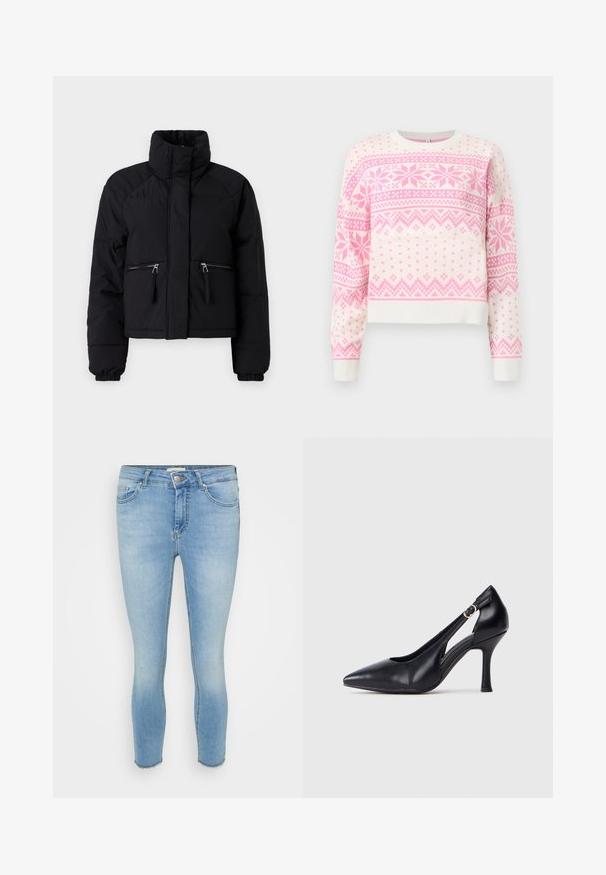 Schwarze, kurze Pufferjacke mit hohem Kragen, zwei mit Reißverschluss verschlossenen vorderen Taschen, elastischen Bündchen und glatter Textur.; Weißer Strickpullover mit pinken geometrischen und Schneeflockenmuster, langen Ärmeln sowie gerippten Bündchen und Saum.; Hellblaue Skinny-Jeans aus Denim. Mit einem klassischen Bund und Knopfverschluss sowie ausgefransten Säumen an den Knöcheln. Mit distressed Details.; Schwarze Leder-Pumps mit hohen Absätzen, spitz zulaufender Zehenpartie und offenem Seiten Design. Verfügt über einen verstellbaren Riemen mit einer runden, goldenen Schnalle.