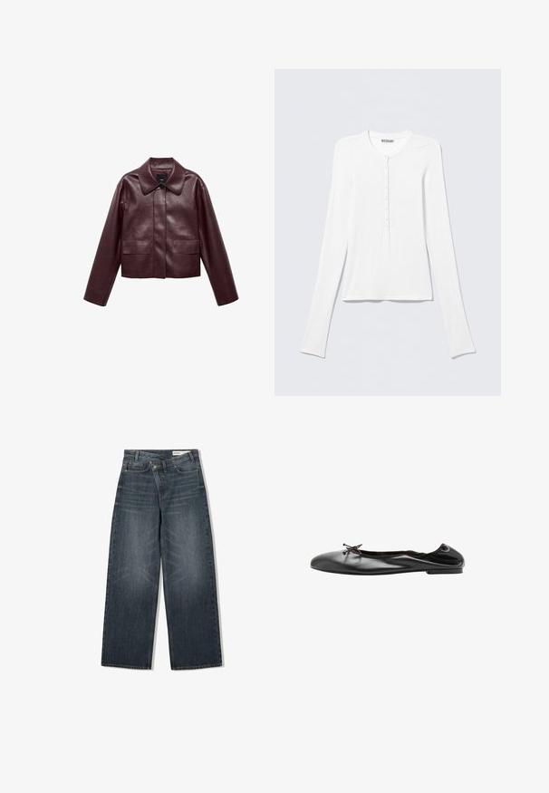 Burgunderrote, taillierte Lederjacke mit Kragen, Knopfverschluss auf der Vorderseite und zwei Brusttaschen. Schmale Passform und enganliegende Ärmel.; Weißes Langarm-Henley-Shirt mit rundem Ausschnitt und einer vertikalen Reihe kleiner Knöpfe in der vorderen Mitte.; Dunkel waschjeans mit weitem Bein, hoher Taille, fünf Taschen und dezenten Abnutzungen an der Vorderseite.; Schwarzer Leder-Ballerinaschuh mit einer kleinen Schleife vorne und einer leicht gerafften Hinternaht, seitlich auf weißem Hintergrund gezeigt.