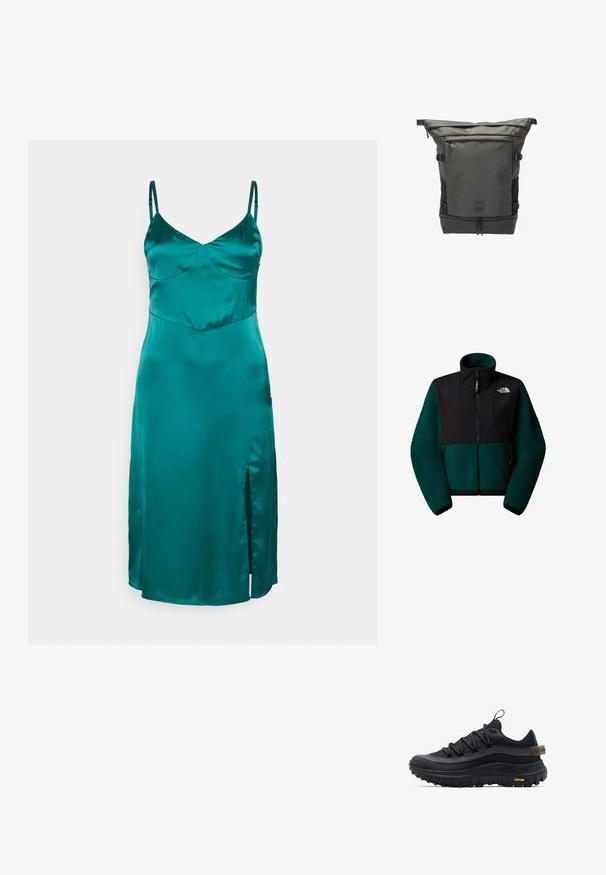 Fleecejakke med en mørkegrøn og sort farveskema, høj krave, frontlynlås og sidelommer med lynlås. Har tekstureret stof og logo-detalje.; Hollister Co. Cocktailkjole / festkjole - dark green solid; Sort lav sko til vandring med tyk, tekstureret Vibram-sål, runde snørebånd, mesh-overdel og træksløjfe ved hæl og tunga.; Mørkegrå rulle-top rygsæk med lynlåslomme foran, kompressionsstropper på siden og lynlåsrum nederst, vist mod hvid baggrund.