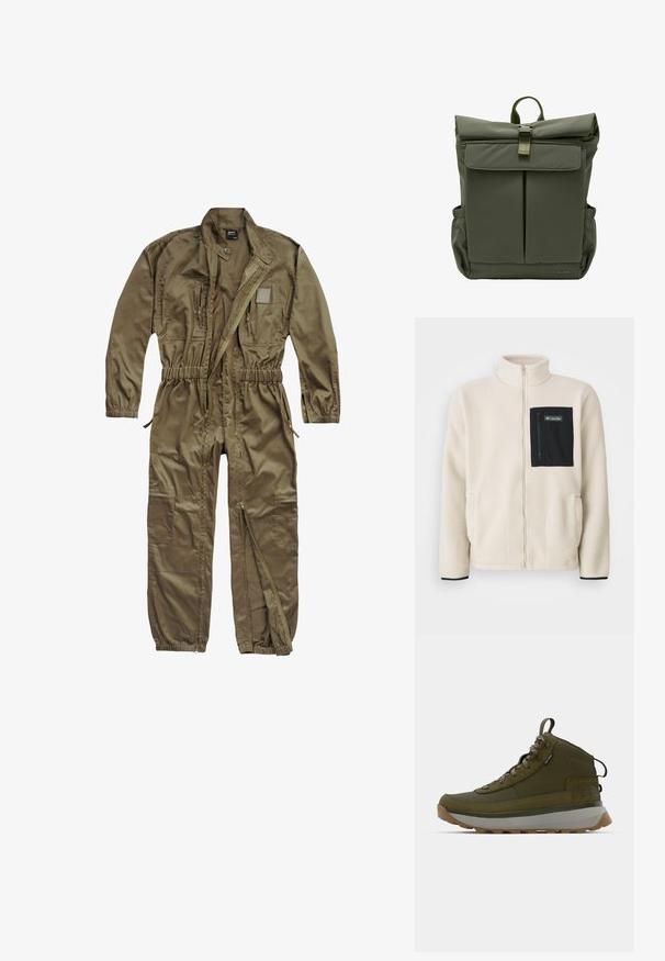 Fleecejack in off-white met een zwart ritszak op de borst en zwarte details. Heeft een hoge kraag en ronde voorzakken.; Olijfgroene utility jumpsuit gemaakt van duurzaam materiaal, met een rits aan de voorkant, een elastische tailleband en meerdere zakken op de romp en benen.; Wandelboots in olijfgroen met een gestructureerde suède bovenkant, grijze tussenzool, robuuste zool en reflecterende veters voor betere zichtbaarheid.; Olivengroene rolltoprugzak met voorvak met klep, metalen gespsluiting, zijvakken en gevlochten bovenhandvat.