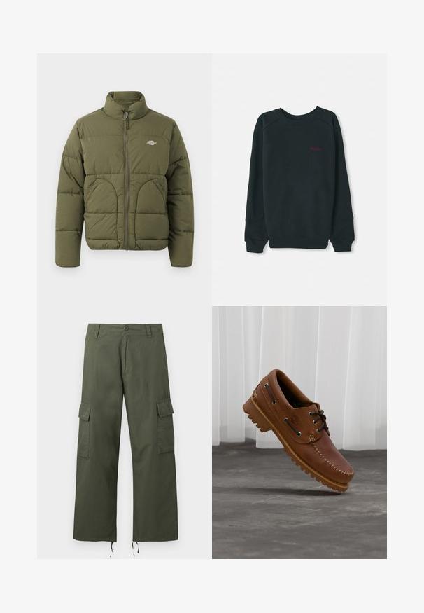 Olivgrüne Daunenjacke mit hohem Kragen, durchgehendem Reißverschluss, horizontalen Nähten und zwei Seitentaschen. Verfügt über ein kleines Logo auf der Brust.; Schwarzer Sweatshirt aus Baumwollmischung, mit ribbeltem Rundhalsausschnitt, langen Ärmeln und einem kleinen pinken Timberland-Logo auf der Brust.; Olivgrüne Cargohose mit seitlichen Klappentaschen, Knopfverschluss, Gürtelschlaufen und verstellbaren Kordeln an den weiten Hosenbeinen.; Brauner Leder-Bootsschuh mit schwarzen Schnürsenkeln, beigen Nähten und einer robusten Sohle, schwebt über einem grauen Betonboden.