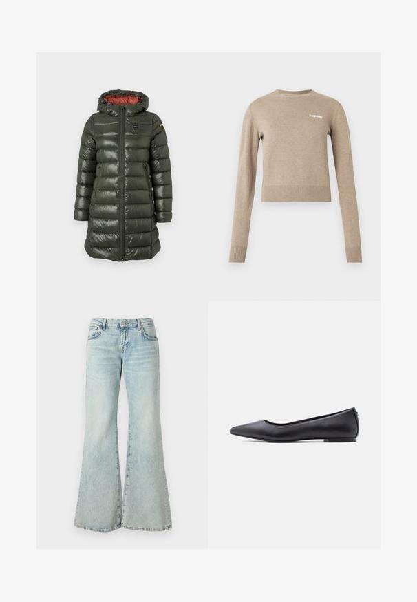 Polstret jakke i olivengrøn med en blank overflade, der har hætte, frontlynlås, sidelommer og kontrasterende rød foring.; Beige strikket sweater med lange ærmer, rund halsudskæring, ribbede manchetter og kant, med lille hvid tekstlogo på forsiden.; Lyseblå flared jeans lavet af denim, med høj talje, lommer og frynset kant. Stoffet har et slidt look og en subtil struktur.; Sort flad lædersko med spidst tåparti og lav hæl, vist i sideprofil mod en hvid baggrund.