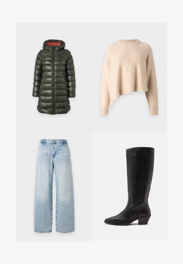 Gevoerde jas in olijfgroen met een glanzende afwerking, voorzien van een capuchon, frontale rits, zijzakken en contrasterende rode voering.; Beige cropped trui met een ronde hals, zachte textuur en lange mouwen. Heeft een licht asymmetrische zoom en geribde boorden.; Lichtblauwe denim wijde jeans met een hoge taille, subtiele slijtage-effecten, rafelige zoom en een klassieke vijf-pocket ontwerp.; Zwarte leren laars tot half op de kuit met een puntige neus en een lage schuine hak op een effen lichte achtergrond.
