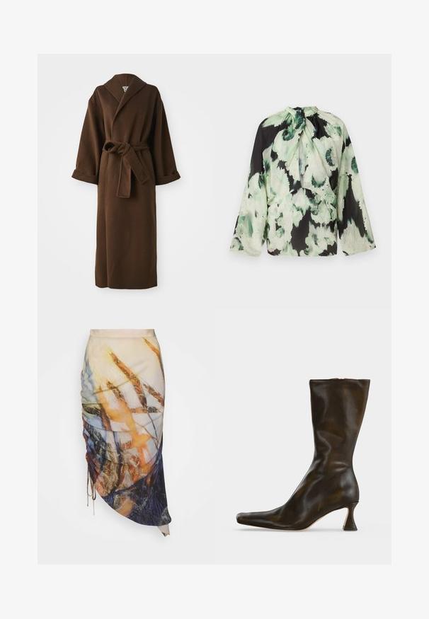 Manteau long en laine marron avec un col châle, des manches larges et une ceinture à nouer à la taille. Texture lisse et détails minimaux.; Blouse à manches longues en tissu léger, avec une base noire ornée d'un motif floral abstrait vert et un design à col noué.; Materiel DIAGONAL GATHERED SKIRT - Jupe crayon - golden hour; Botte en cuir noire mi-mollet avec un bout carré et un talon bloc évasé sur fond blanc uni.