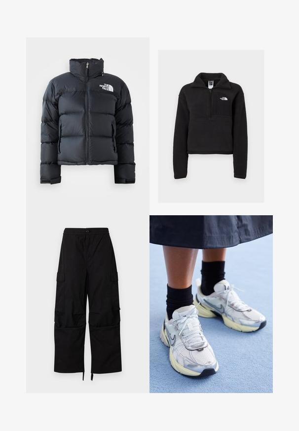 Zwarte pufferjack gemaakt van glanzend, waterafstotend materiaal. Voorzien van een hoge kraag, een rits aan de voorkant en een logo op de linkerborst. Korte stijl.; Zwarte fleece pullover met een kwart rits, hoge kraag en een borstzak met een wit logo. Zachte textuur en cropped ontwerp.; Zwarte cargobroek met elastische tailleband, knoopsluiting, zijflappzakken en brede rechte pijpen met verstelbare zoom.; Witte en zilveren Nike sneakers van meshstof, met reflecterende accenten en een beige zool. Gedragen met zwarte sokken, staand op een blauwe ondergrond.